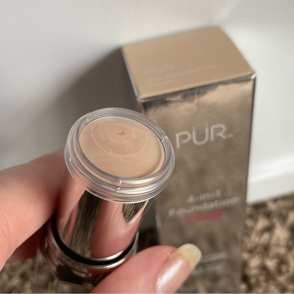 Pür 4-in-1 Foundation Stick in Porcelain - Picture 3 of 4